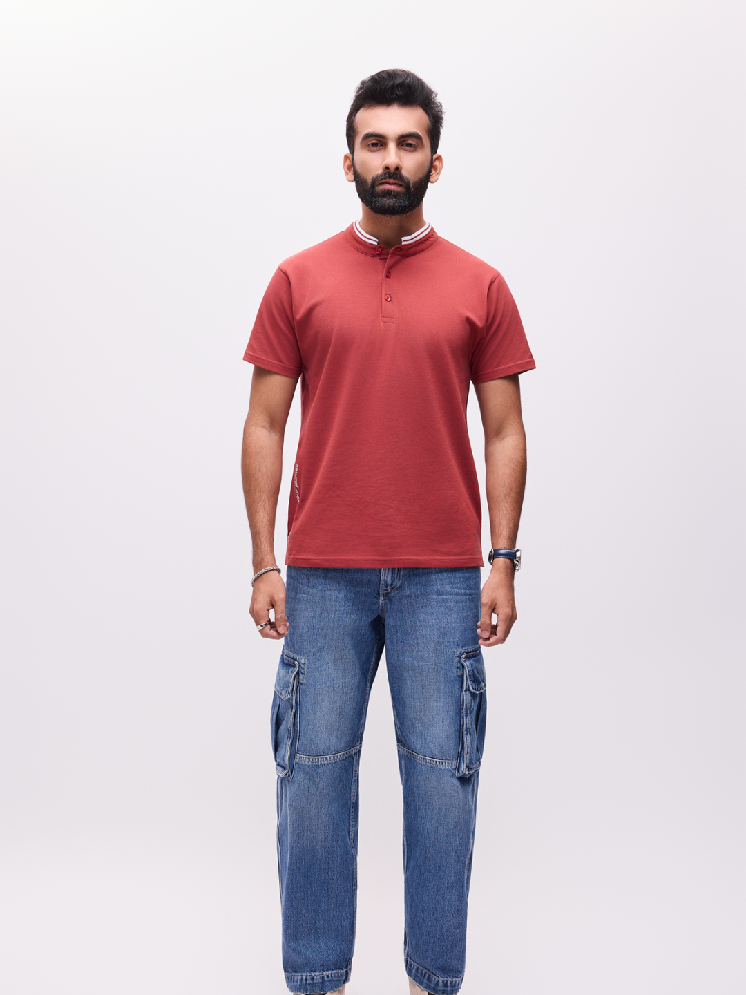 Man wearing a Chestnut The Groove organic cotton T-shirt from Backpack Stereo front look.